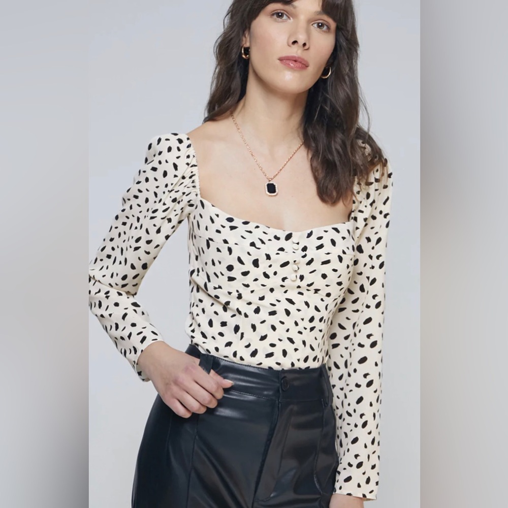 Square neck top